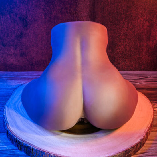 Rear Beauty Sucking & Vibrating Masturbator in Dark - Image 14